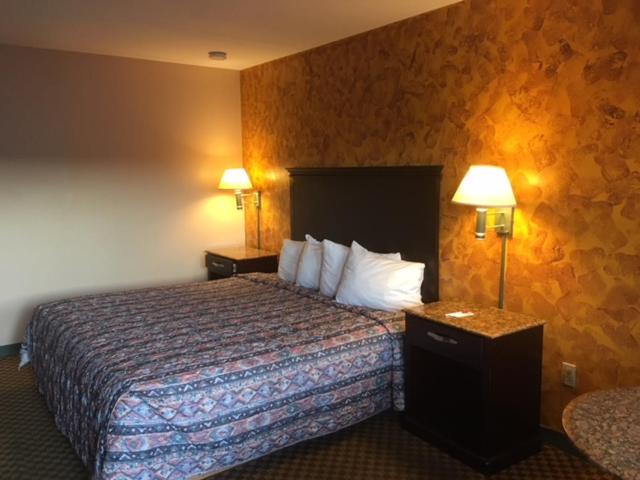 Deluxe Inn - Housity