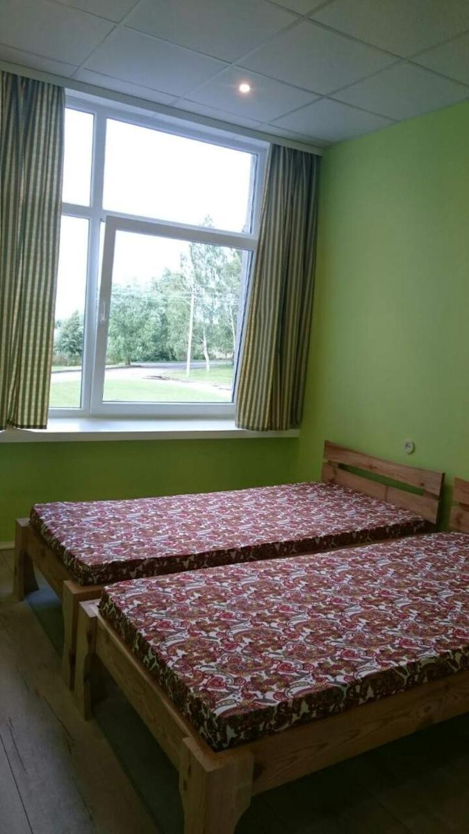 Nakvynė Miroslave - Housity