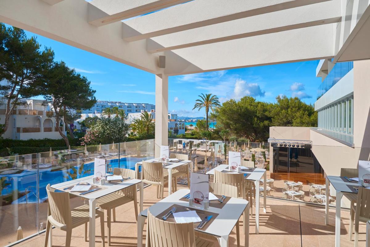 Piscina en o cerca de Hipotels Bahia Cala Millor - Adults Only