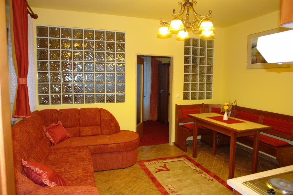 HoldLux Apartmanok - Housity