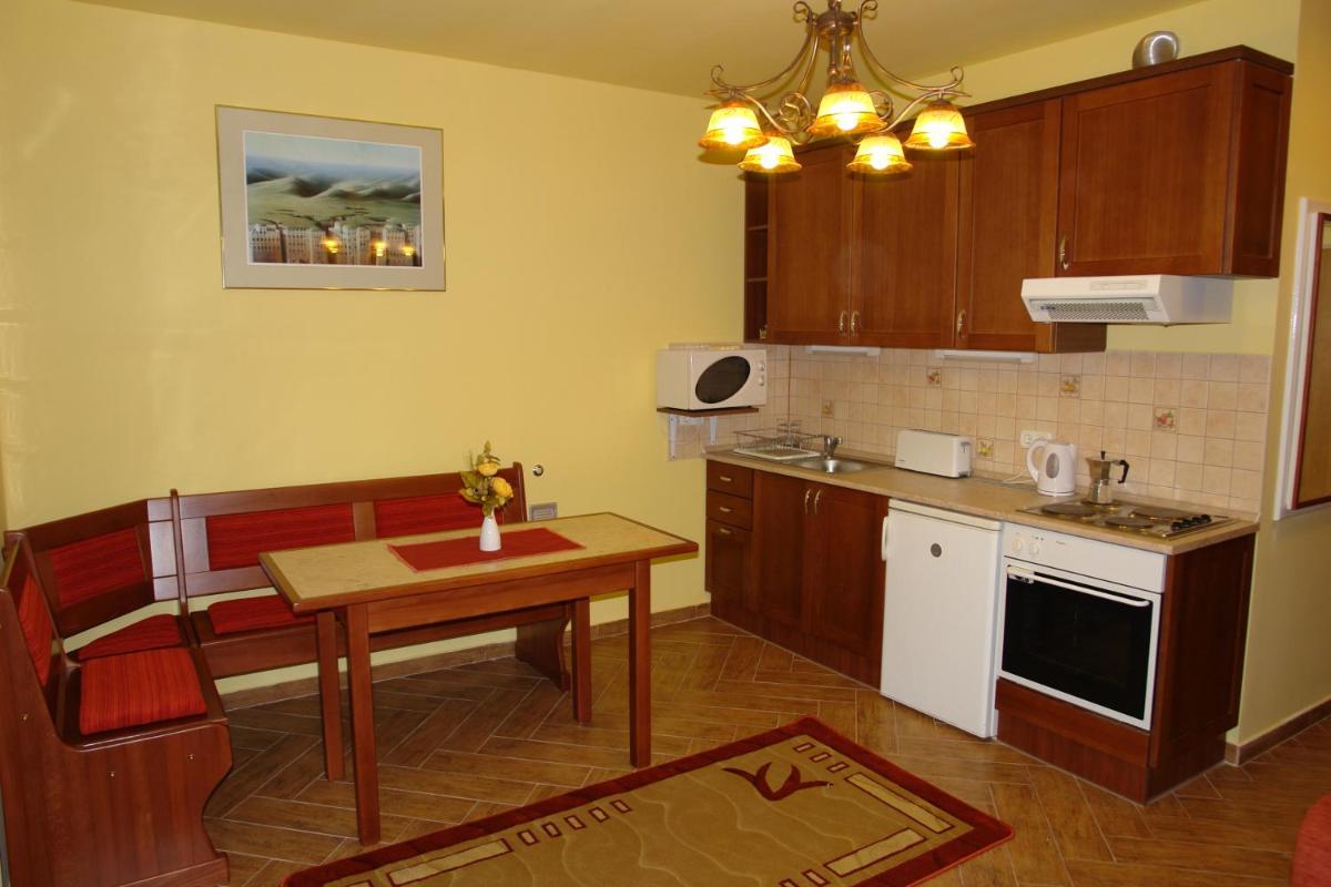 Suitetrails - HoldLux Apartmanok