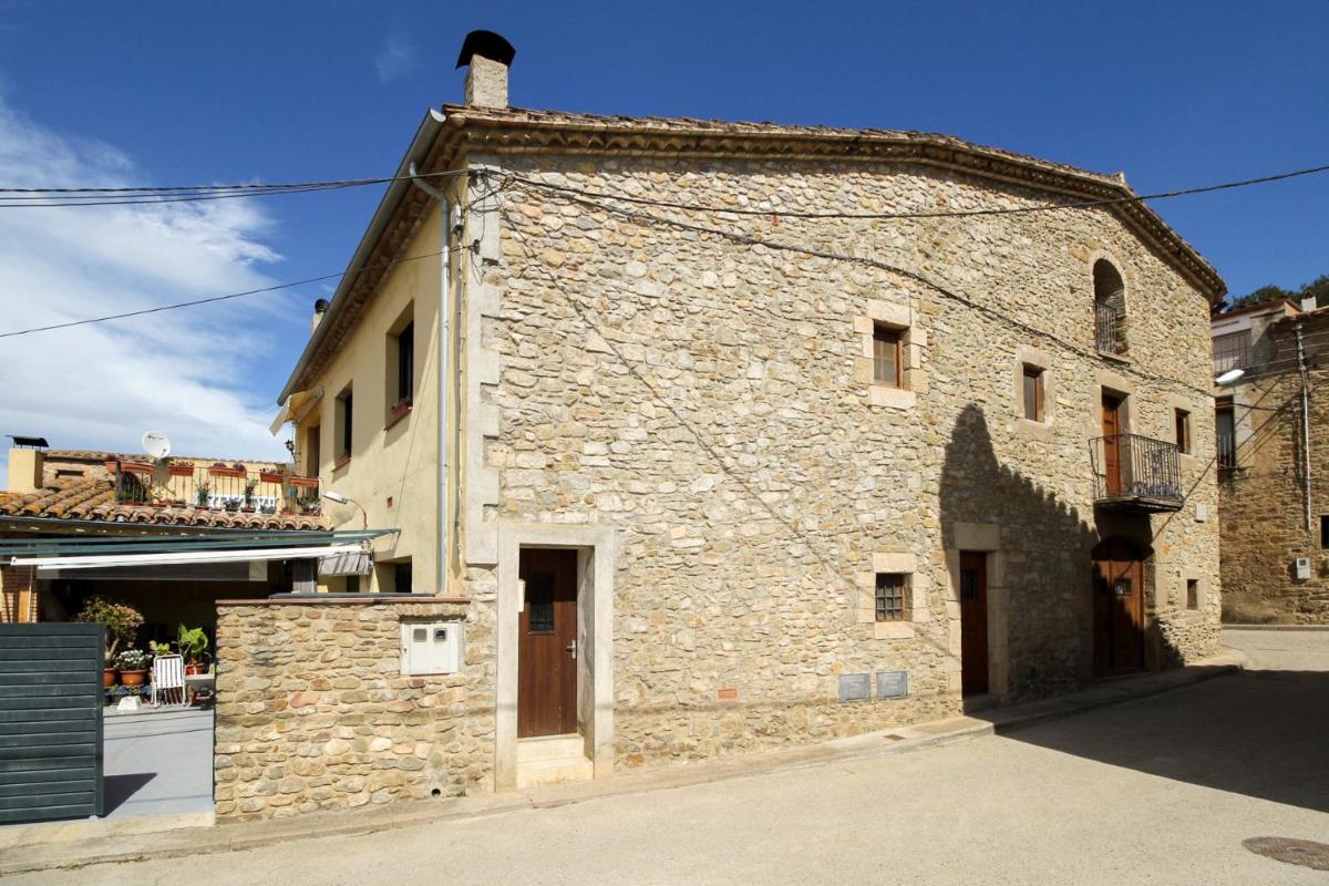 Sistach Rentals Casa Colomers - Housity
