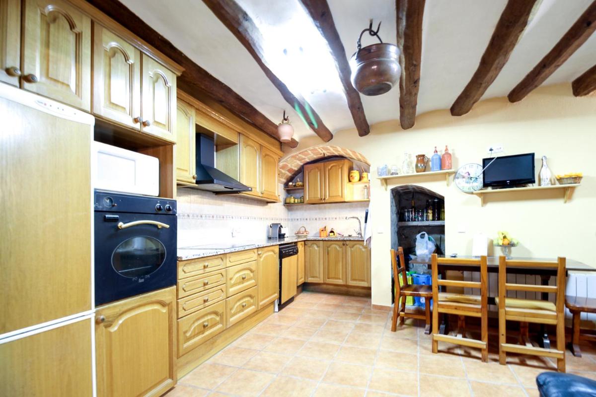 Sistach Rentals Casa Colomers - Housity