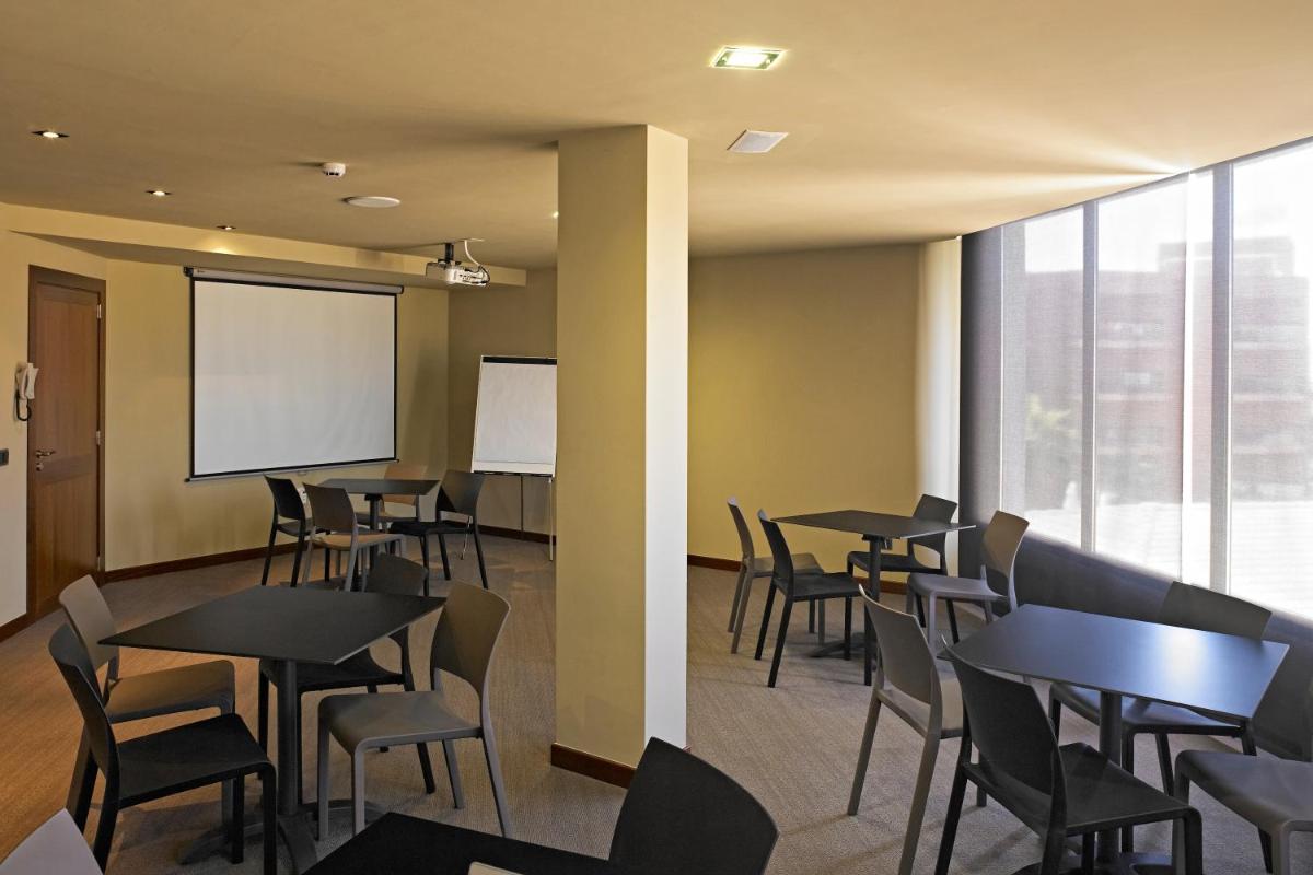 Zona business o sala de conferencias en Protur Turo Pins 4* SUP