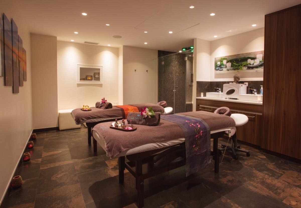 Coin salon dans l'établissement Westminster Hotel & Spa Nice