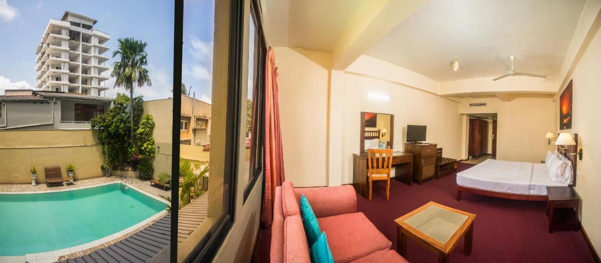 Hotel Janaki - Housity