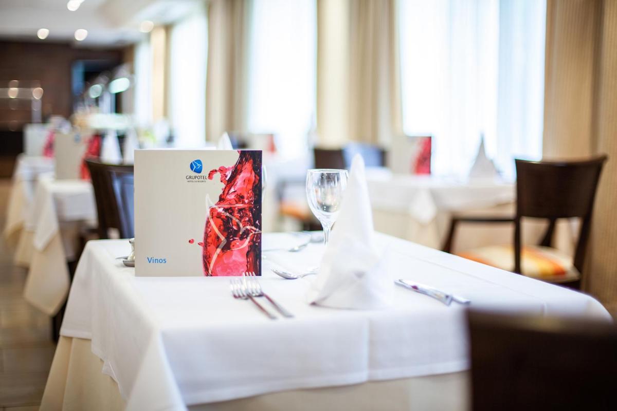 Un restaurante o sitio para comer en Grupotel Nilo & Spa