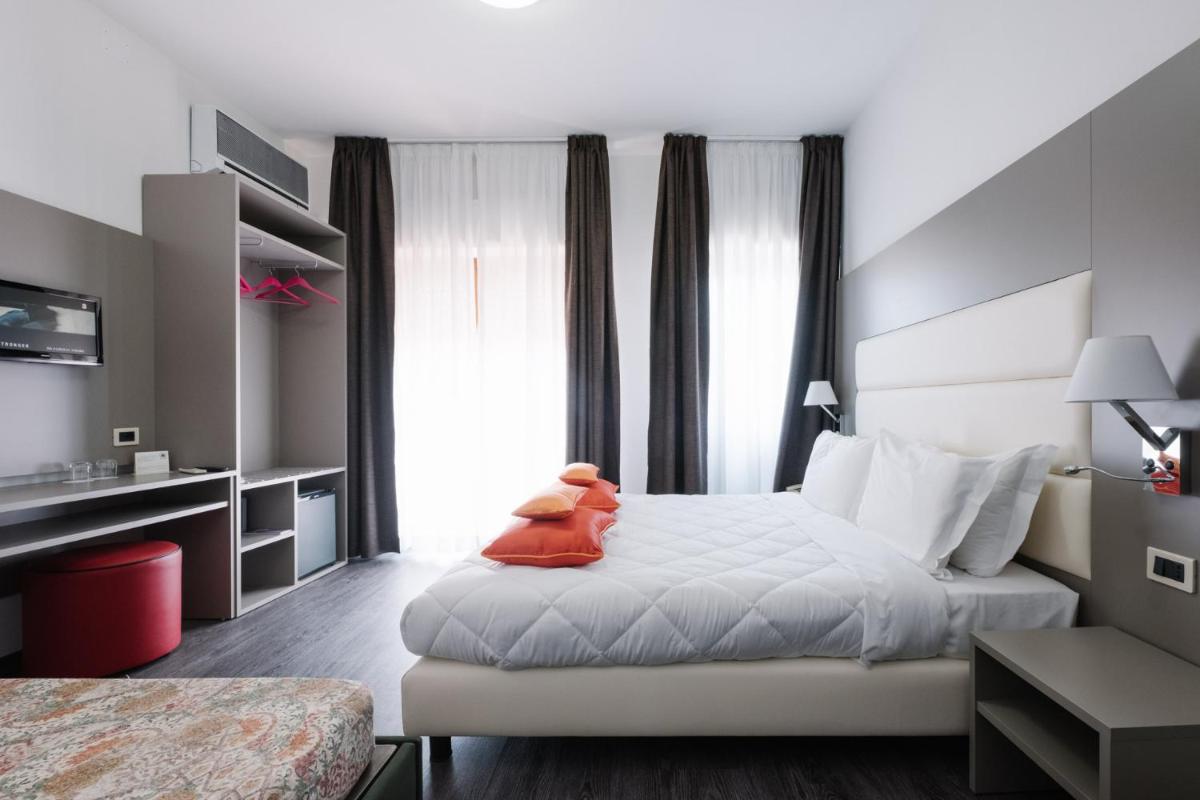 Hotel Cala Di Forno - Housity