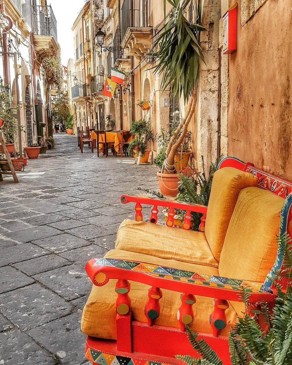 Ermes Siracusa - Housity