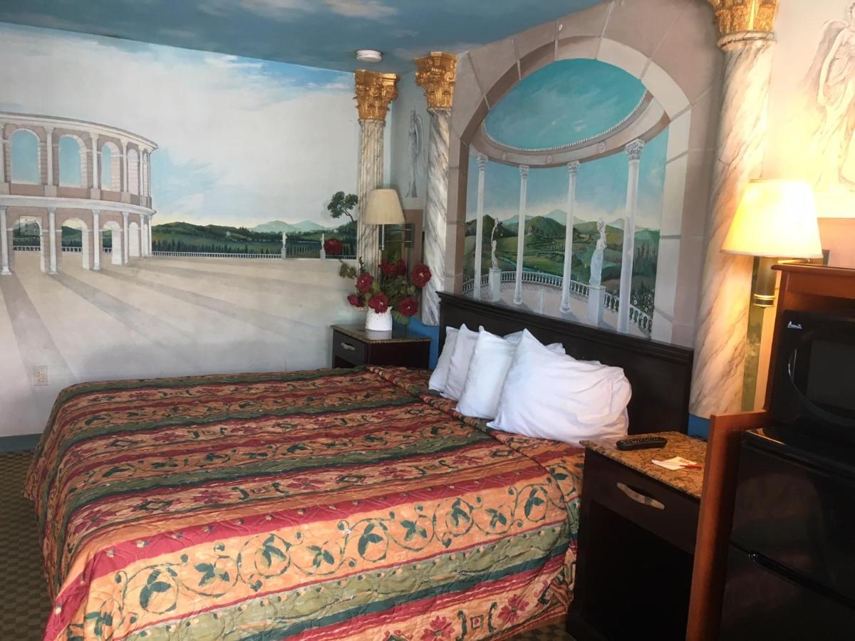 Deluxe Inn - Housity