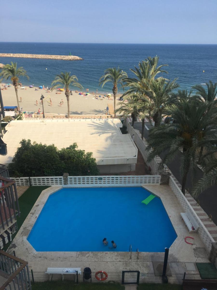 APARTAMENTO CON VISTAS AL MAR. PRIMERA LINEA DE PLAYA. - Housity