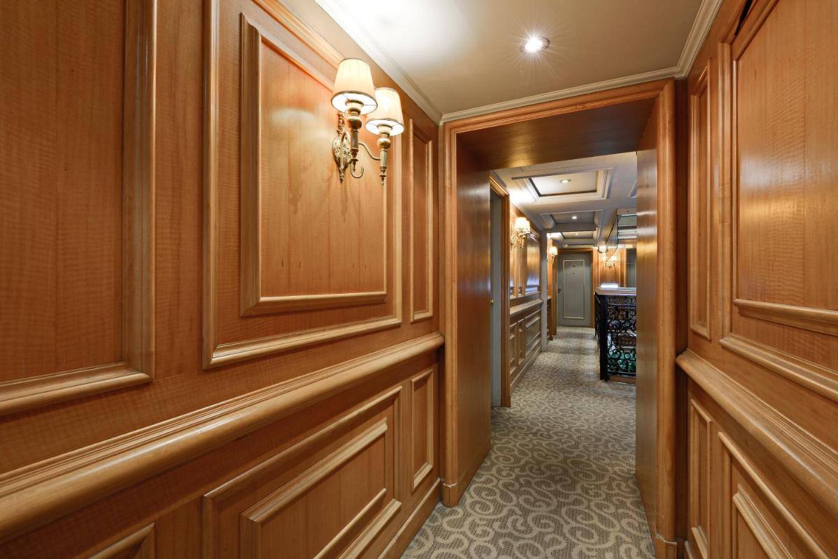 Forbes Hotel - Housity