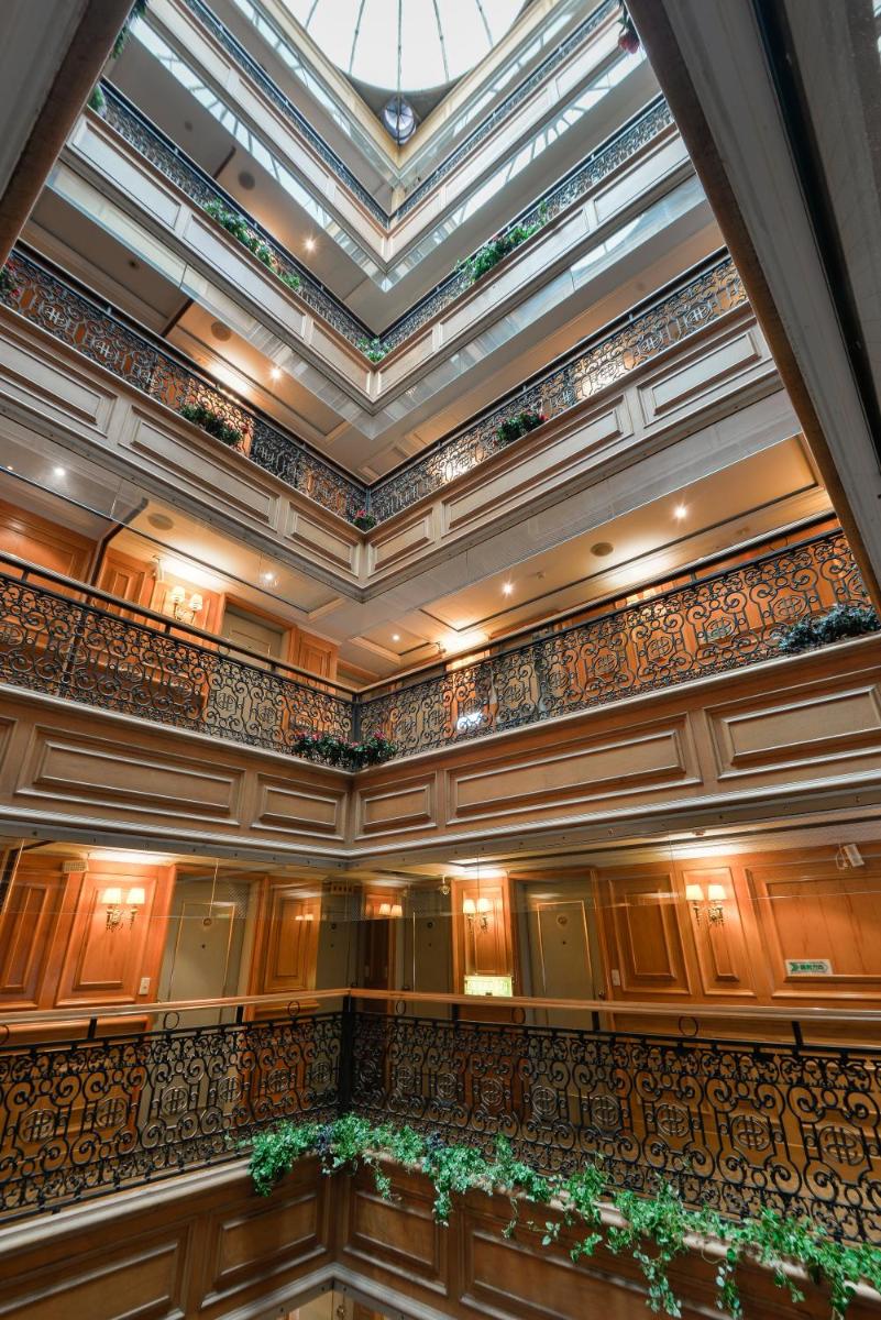 Forbes Hotel - Housity
