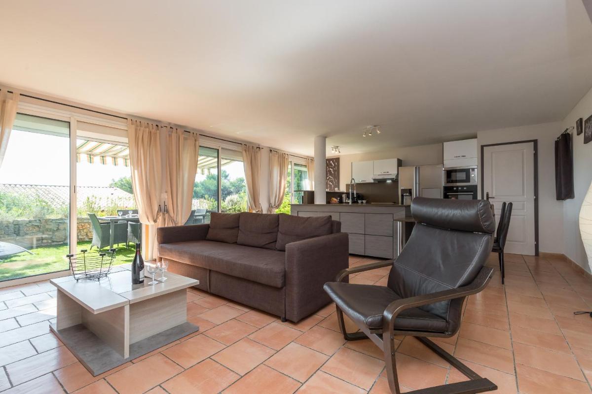 Sleep In Biot - Housity