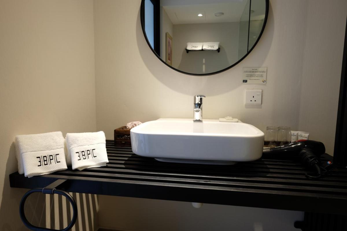 38PC Boutique Hotel - Housity