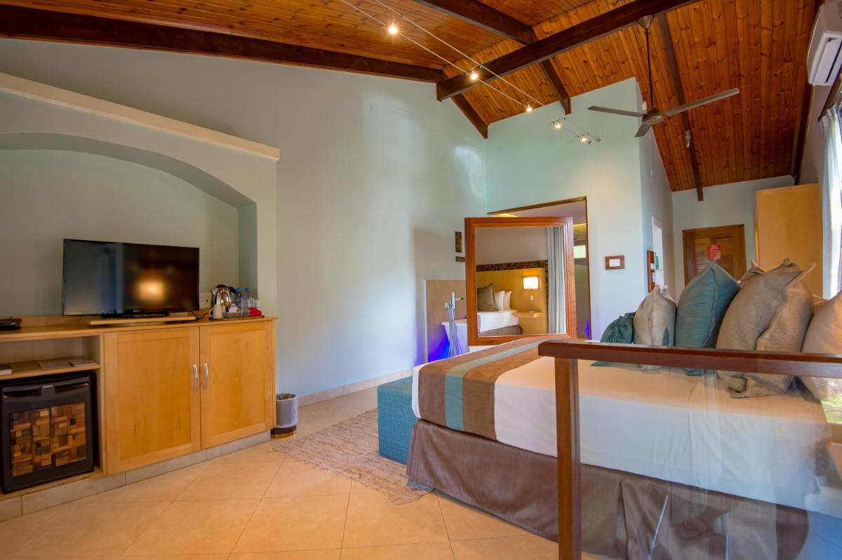 Suitetrails - Coco de Mer Hotel and Black Parrot Suites