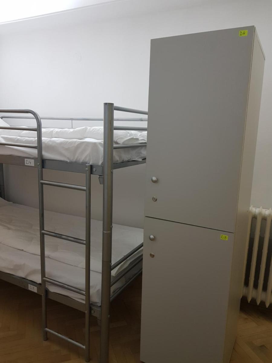 Sleep Inn Hostel - Housity