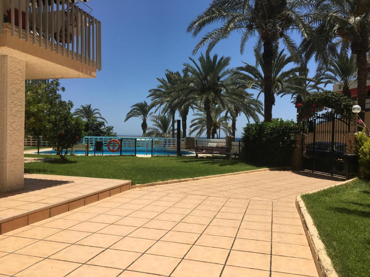 APARTAMENTO CON VISTAS AL MAR. PRIMERA LINEA DE PLAYA. - Housity