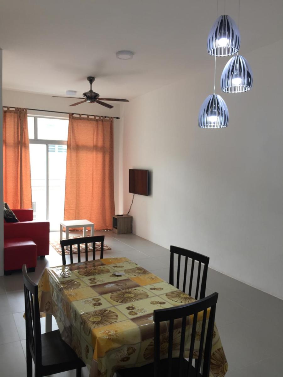 Cameron's Square Apartment - Housity