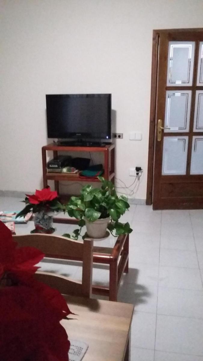 Hostal Les Collades - Housity