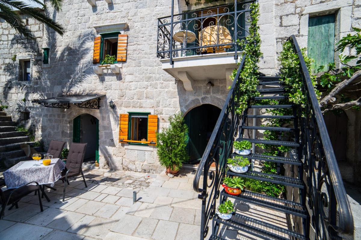 Small house Pivcevi - Housity