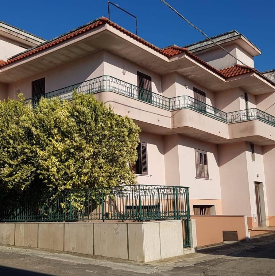 La Serra - Housity