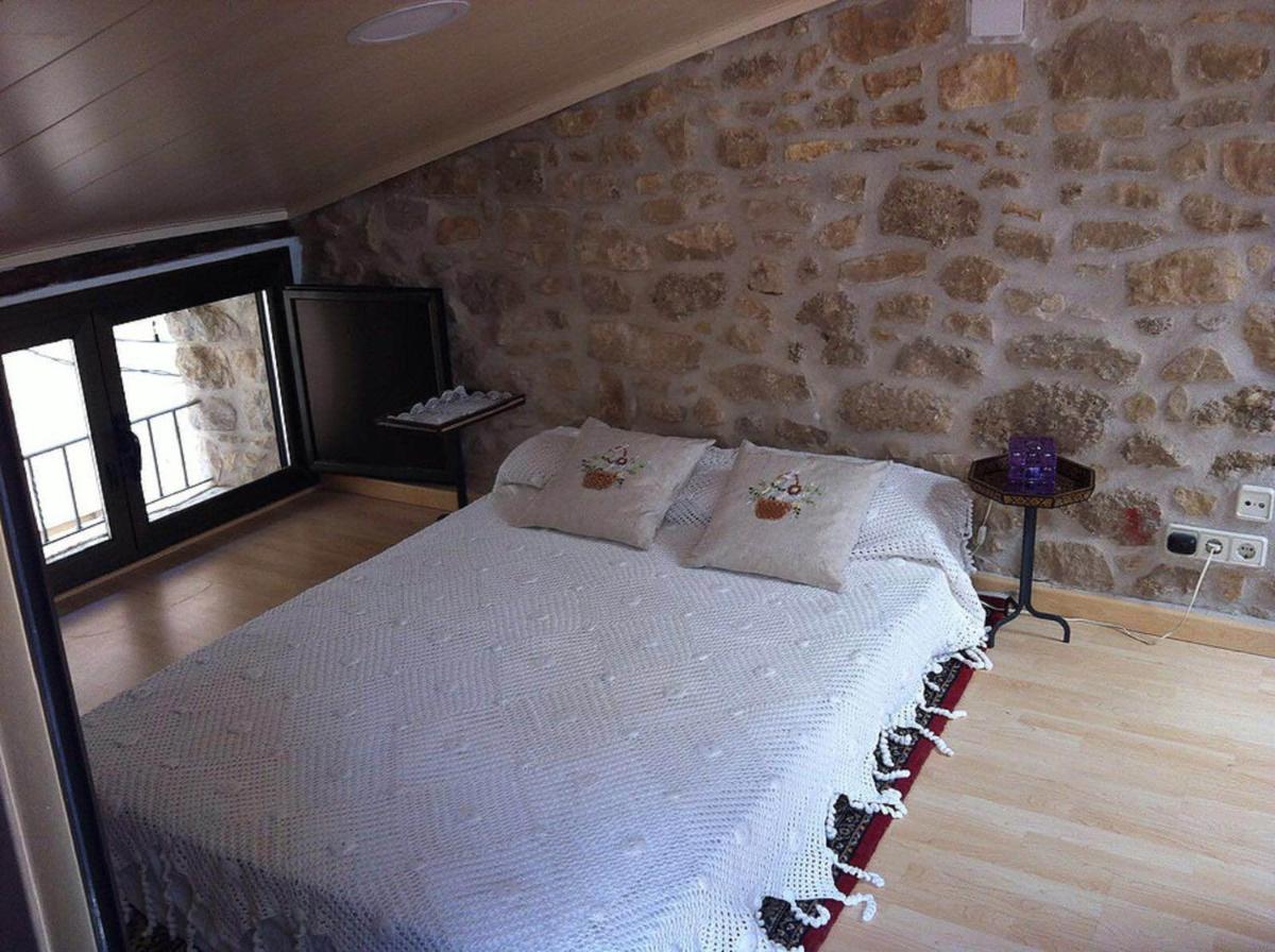 La roca del Castell - Housity