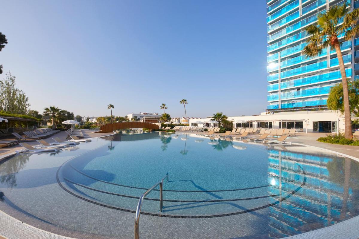 Piscina en o cerca de BG Tonga Tower