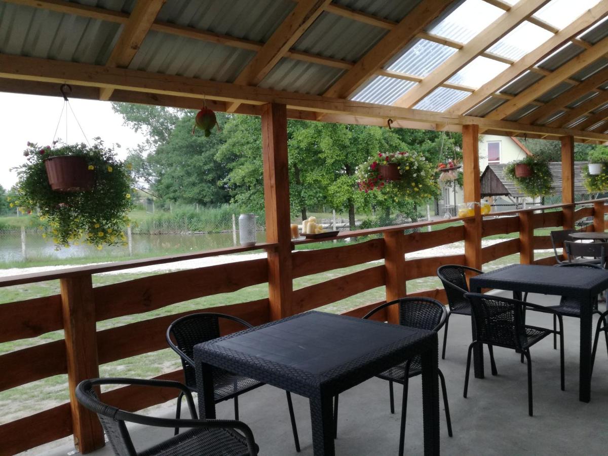 Agrowczasy Nad Stawem - Plus strefa jacuzzi przy domu z jedną sypialnią - Housity