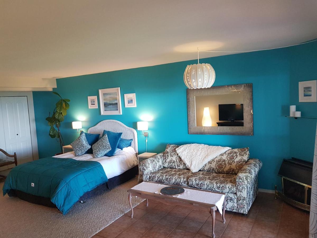 Suitetrails - Davis Bay Bed & Breakfast