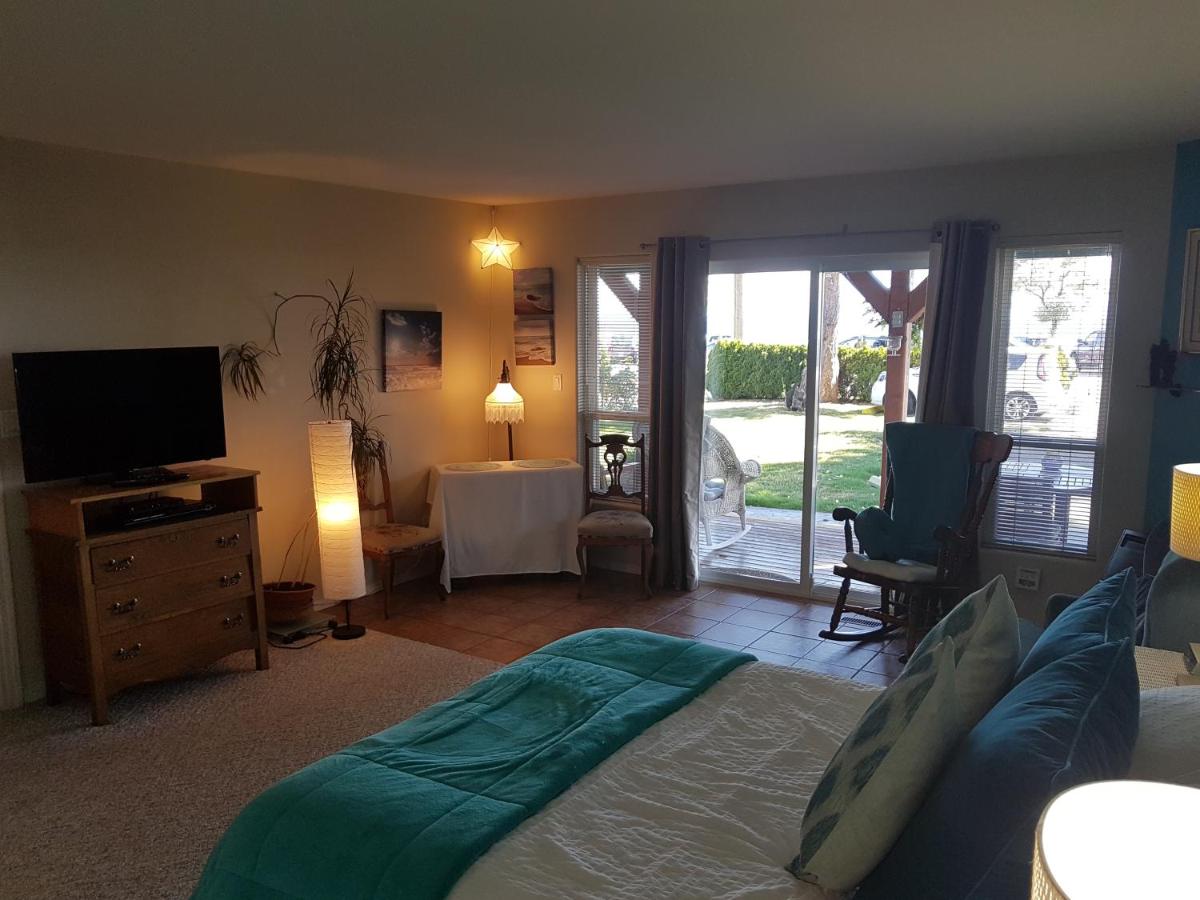 Suitetrails - Davis Bay Bed & Breakfast