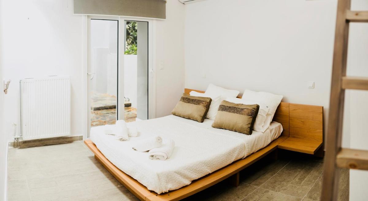 Minimal Residence near the Beach - Housity