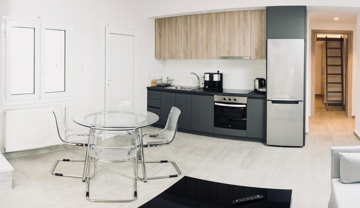 Minimal Residence near the Beach - Housity