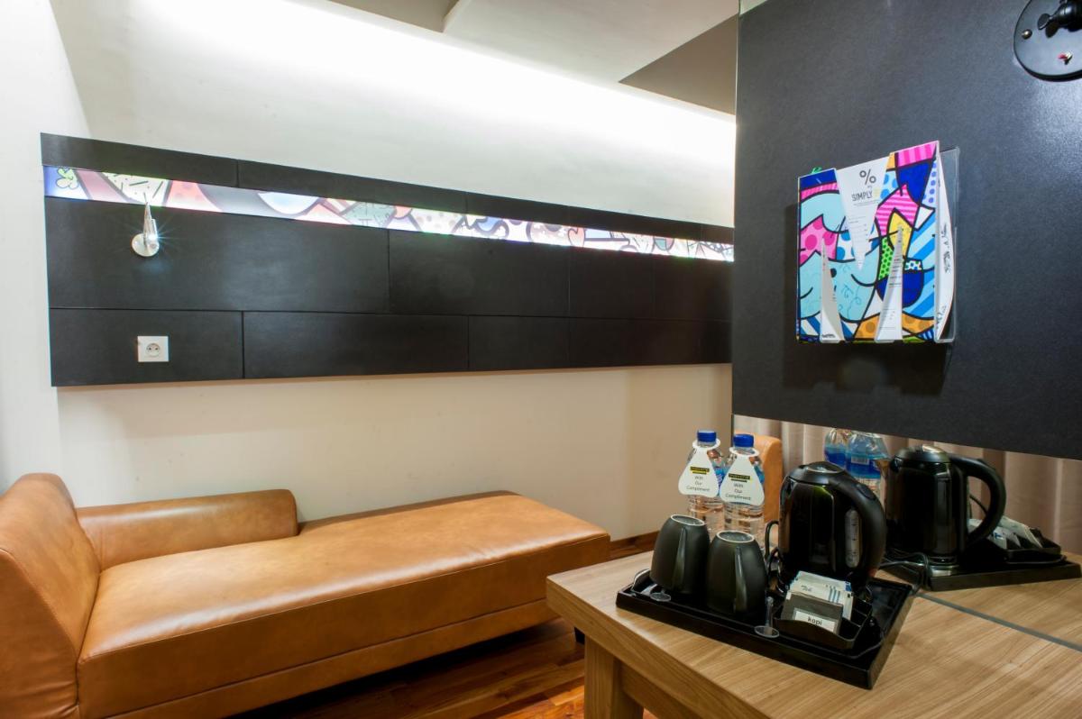 MaxOneHotels at Dharmahusada Surabaya - Housity