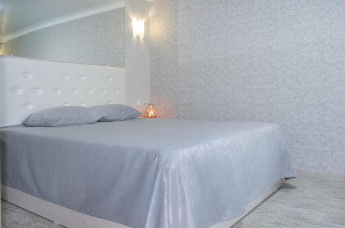 NEW Super Sunny & Bright Apartment KHERSON CENTER - Housity