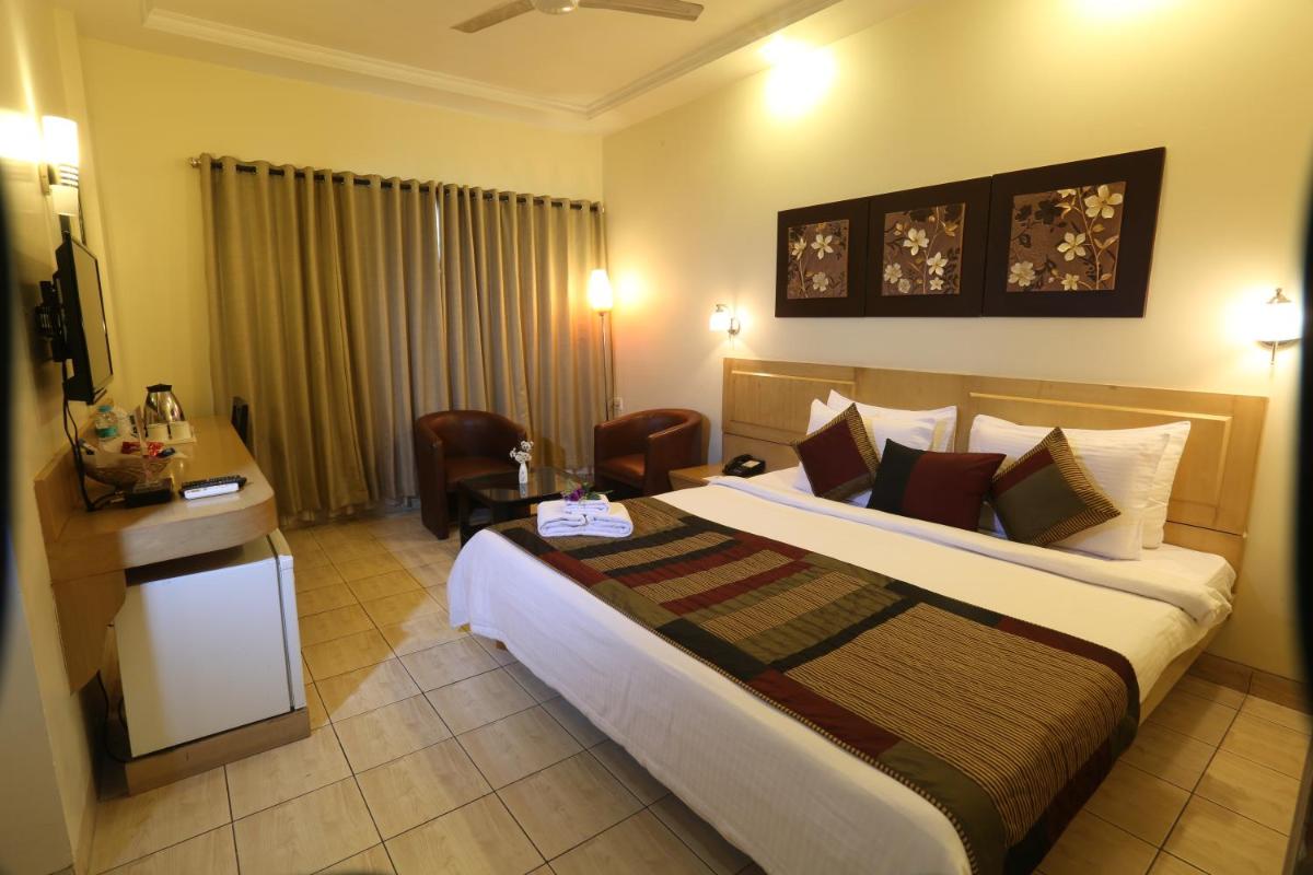 Vishwaratna Hotel - Housity
