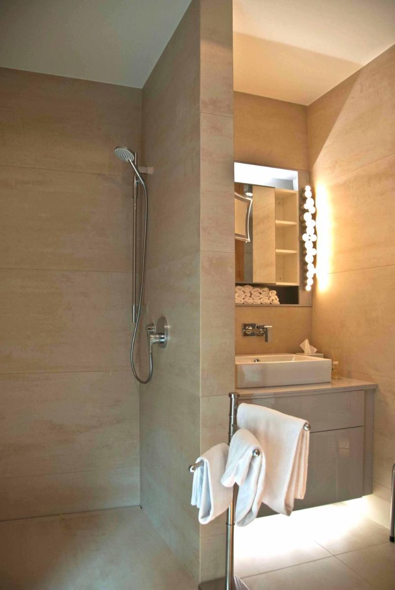 Exklusive 2-Zimmer-Wohnung am Schloss Bensberg - Housity