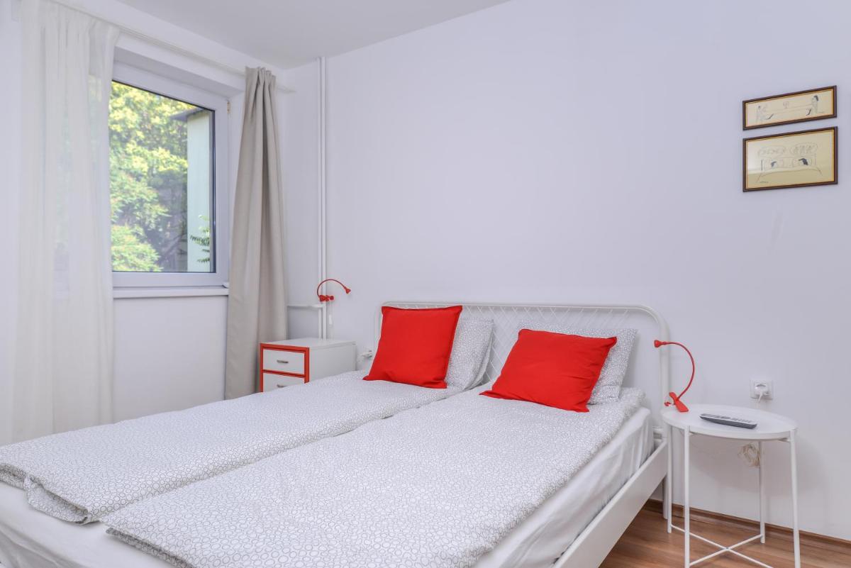 Eleganto - Two Bedroom, Top Central, Stylish Apartment - Housity