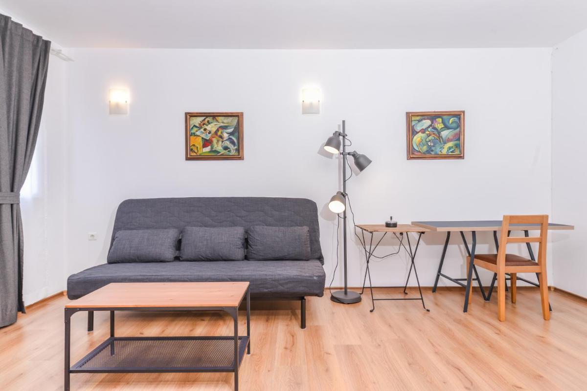 Eleganto - Two Bedroom, Top Central, Stylish Apartment - Housity