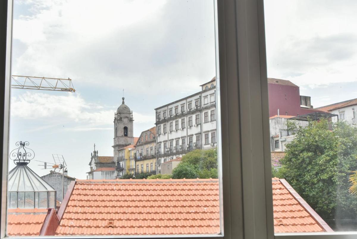 Clerigos Old Town Apartment - Housity