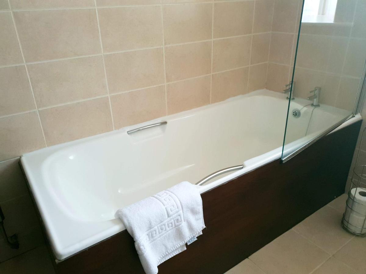 Mansfield House Hotel - Housity