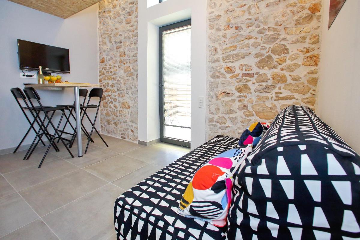 Guverna New City Accommodation - Housity
