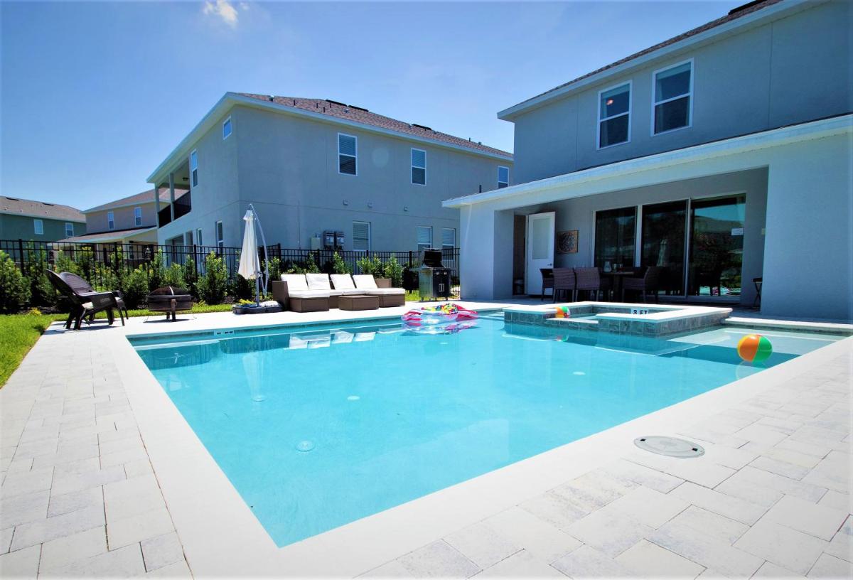 6 Bedroom Vacation Home with Pool (1829) - Housity