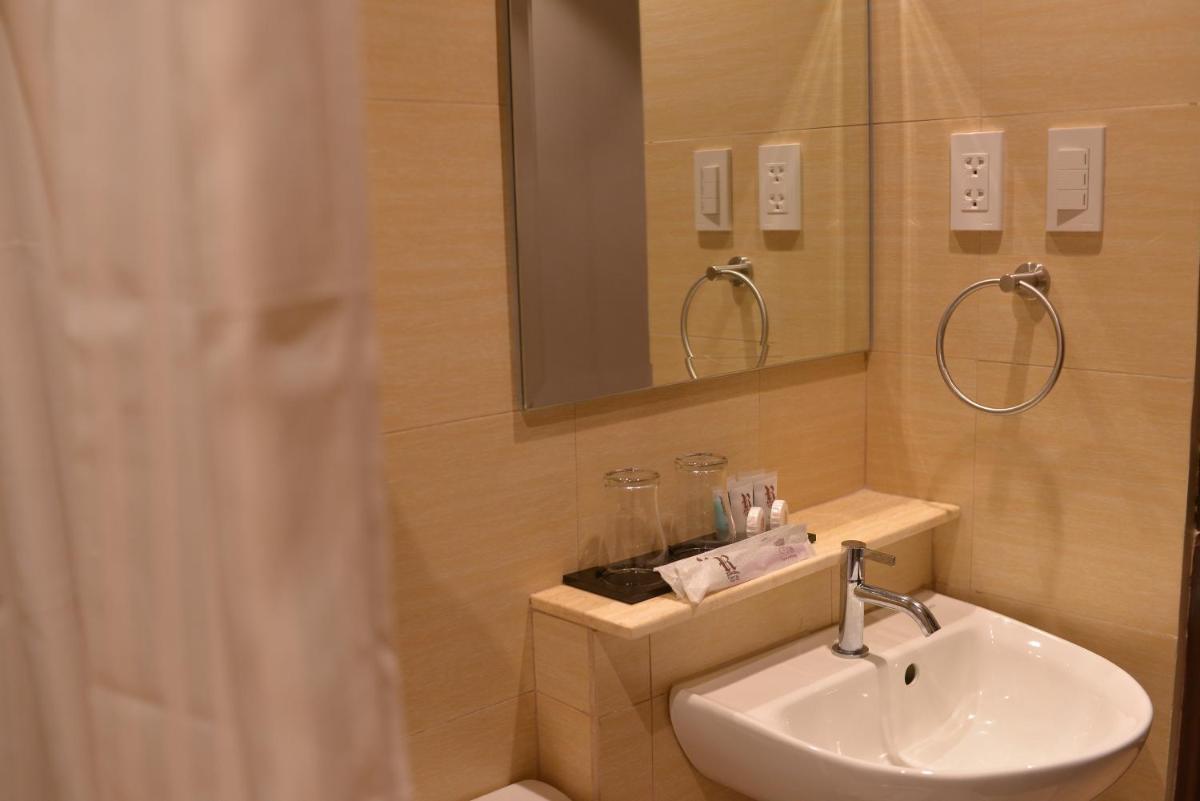 Suitetrails - Robertson Hotel