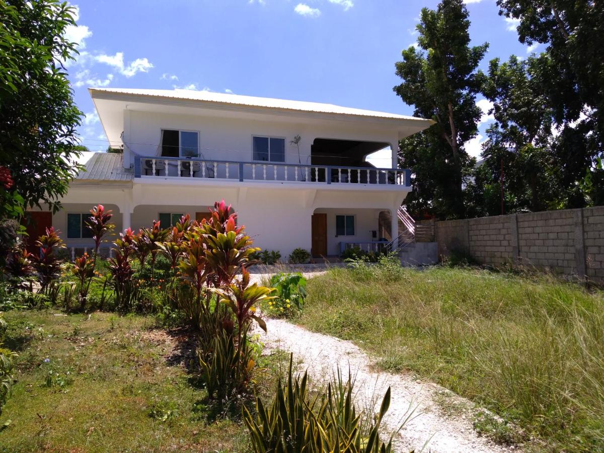 Mangoes Place - Housity