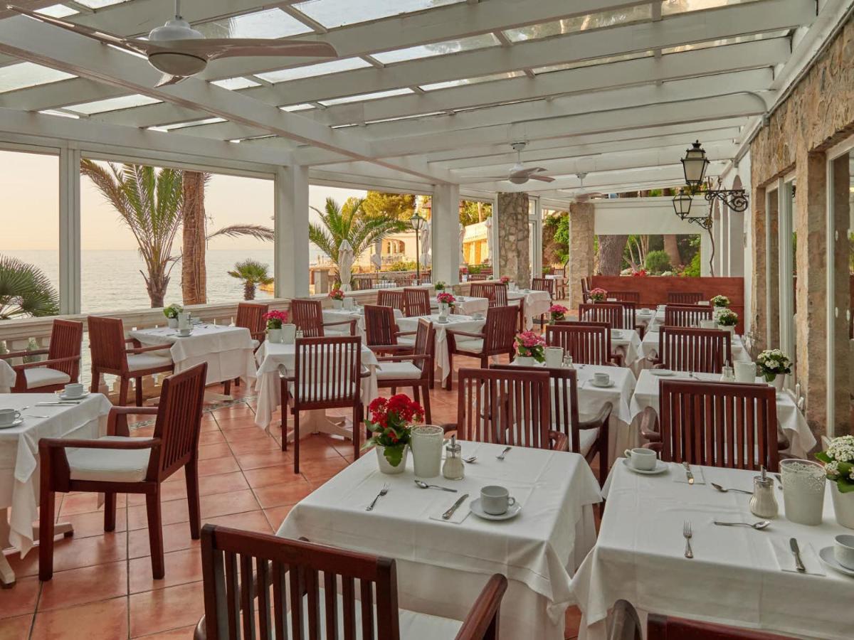 Un restaurante o sitio para comer en Hotel Bon Sol Resort & Spa
