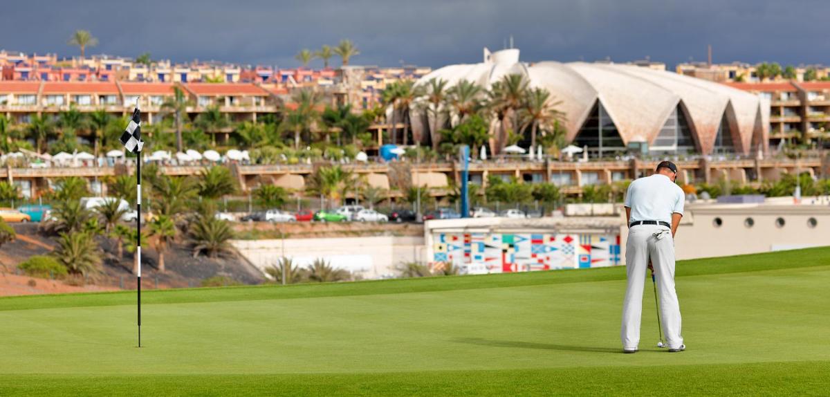 Instalaciones para jugar al golf en el hotel o alrededores