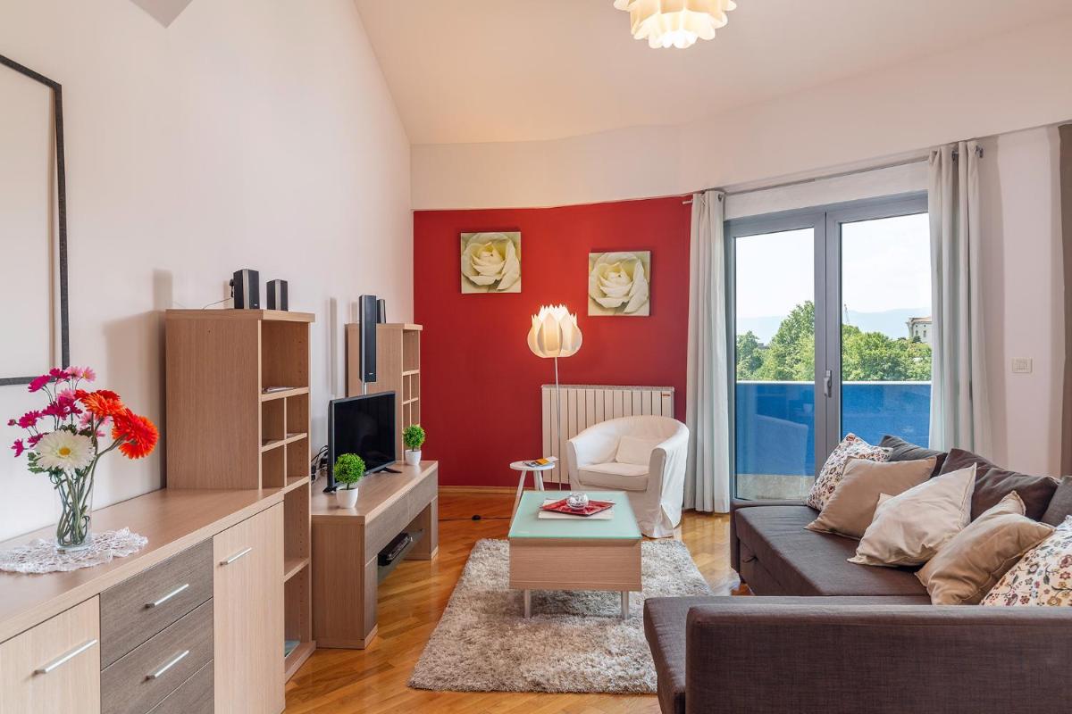 Deluxe Apartment Marina with a private parking - Housity