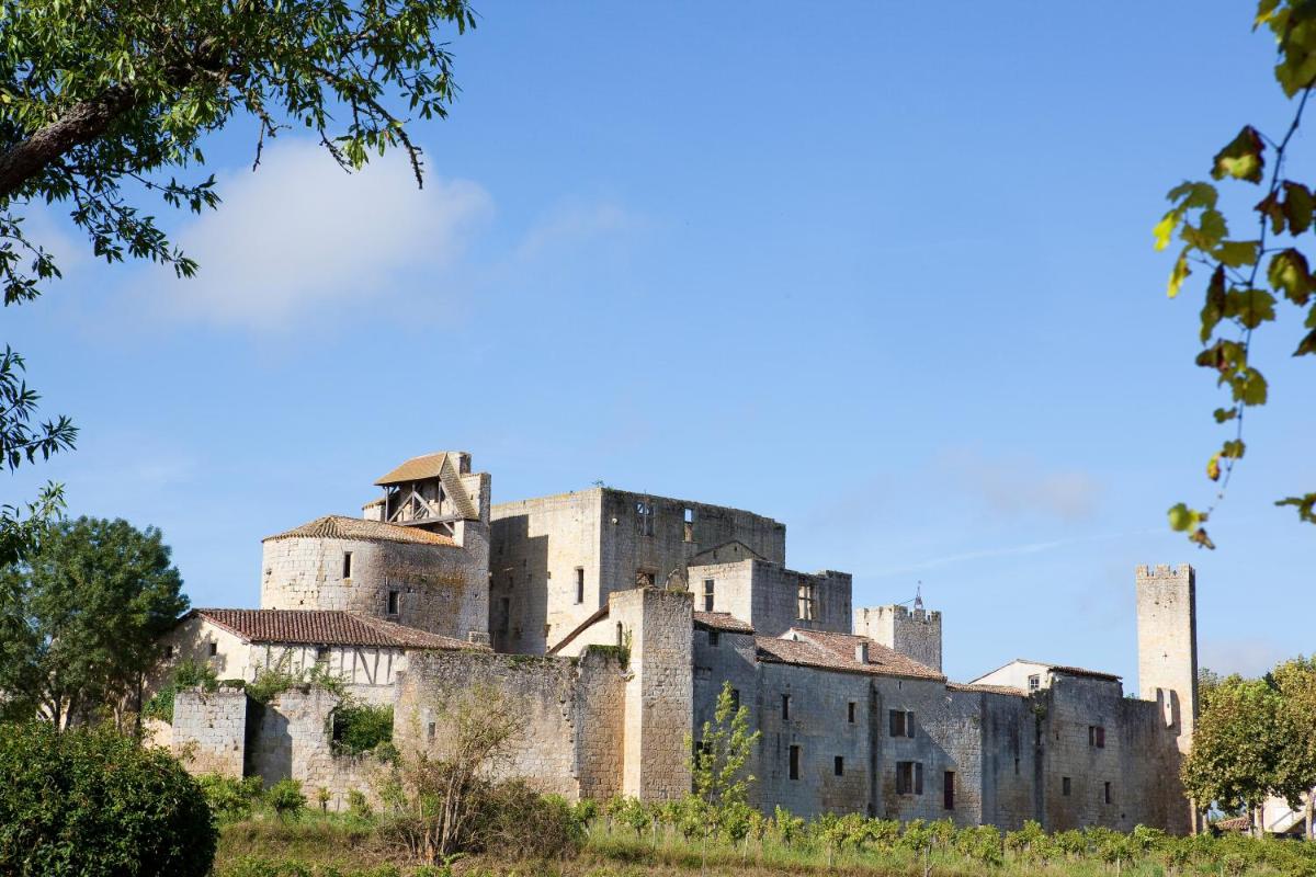 Photo de la galerie de l'établissement Logis L'Auberge de Larressingle, à Larressingle