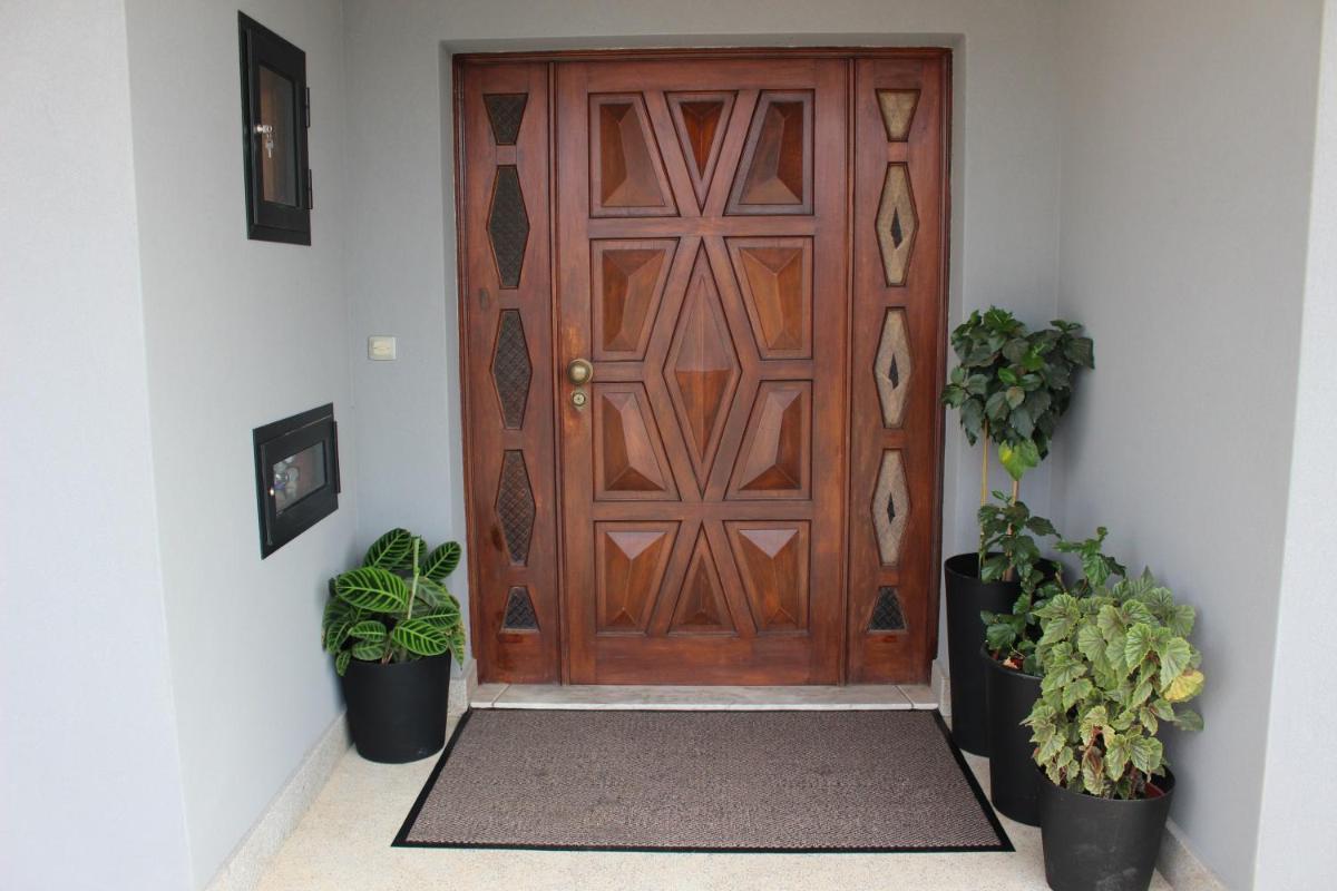Graciosa Guest House - Housity